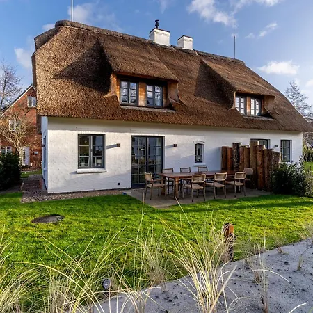 Dom wakacyjny Weivz Spo Reetdachhaus Weivz Spo *